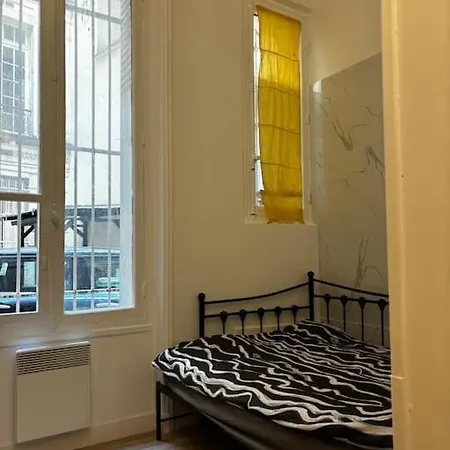 Petit Cocon En Face Du Parc Monceau Apartment Paris